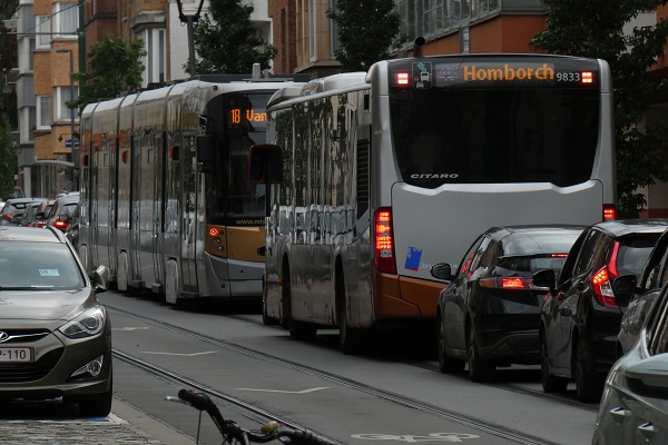 Tram 18 et bus 43 chaussée d'Alsemberg